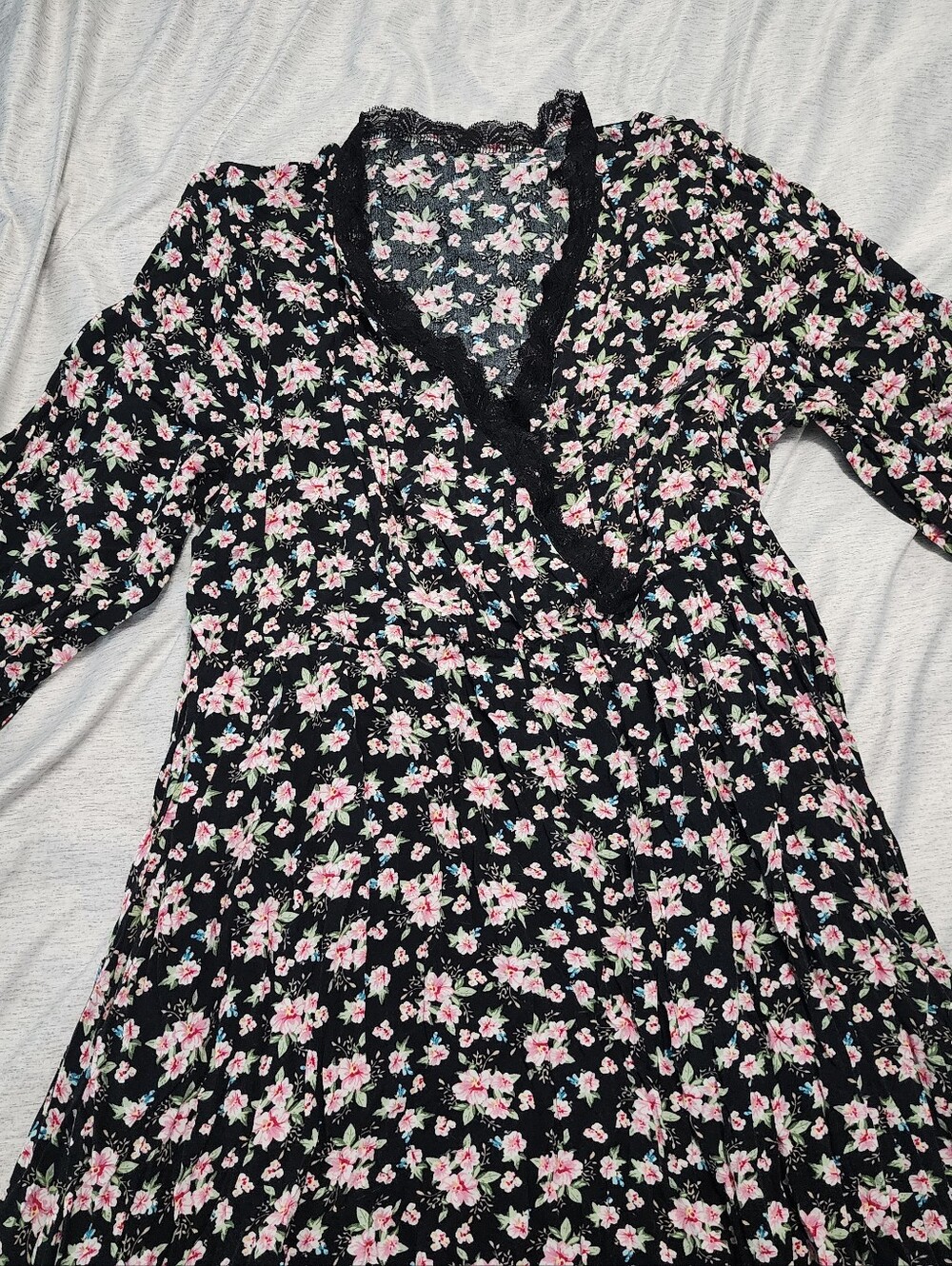 BloomChic Black Floral Lace-Trim Wrap Tunic